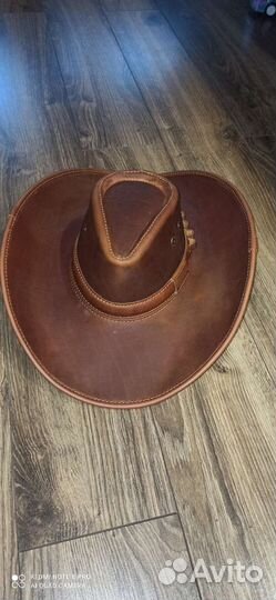 Шляпа из кожи