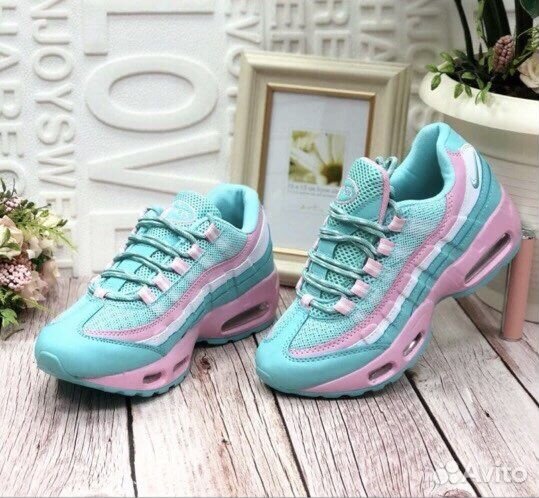 Кроссовки новые