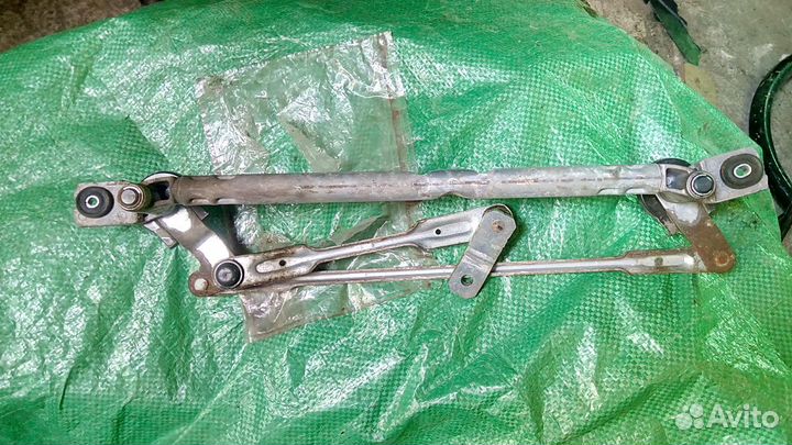 Трапеция стеклоочистителя Санта Фе 3