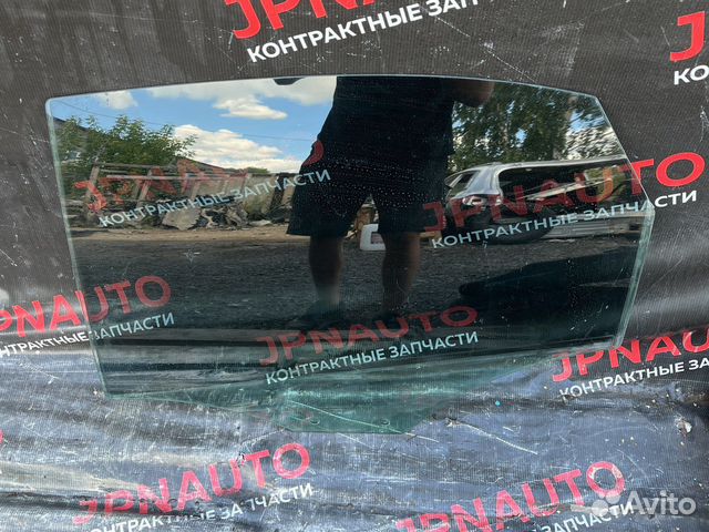 Стекло двери заднее правое Audi A4 B8