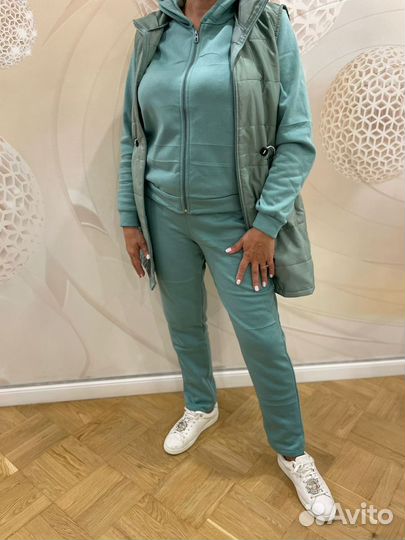 Спортивный костюм женский