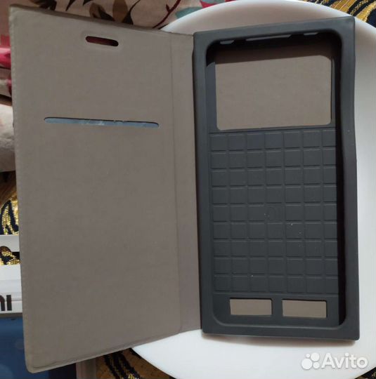 Универсальные чехлы для телефона