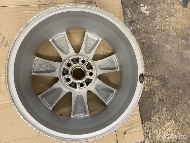 Диск литой R18 Mitsubishi