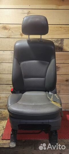 Сиденье переднее левое Hyundai Grand Starex