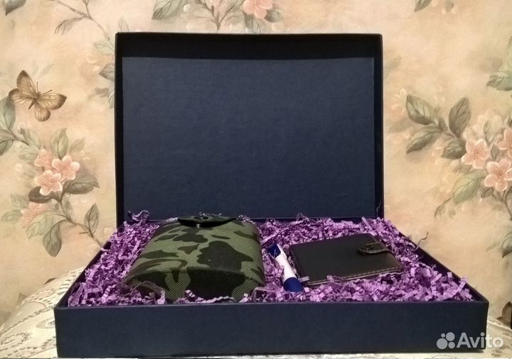 Фляга из нержавеющей стали в подарочном наборе