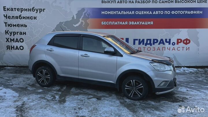 Отражатель в бампер задний правый SsangYong Actyon New 8390234000