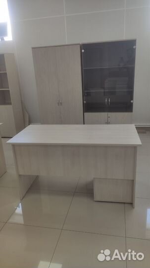 Стол + шкафы в офис