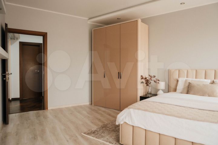 2-к. квартира, 82,5 м², 8/9 эт.