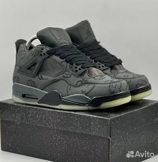 Nike Air Jordan 4 Retro Kaws