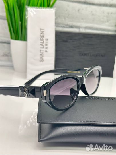 Солнцезащитные очки женские saint laurent