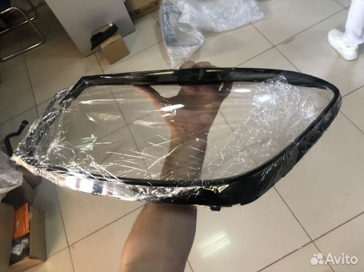 Стекло фары W222 рест (левое/правое)