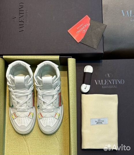 Кроссовки valentino