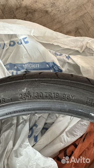 Toyo Proxes T1-R 285/30 R19 28Y