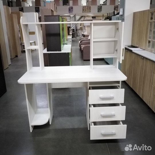 Стол компьютерный №5