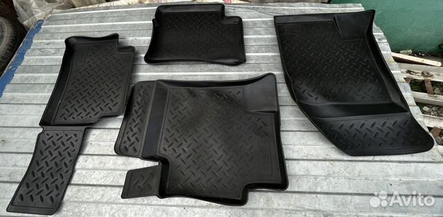 Автомобильные коврики резиновые на Kia Rio