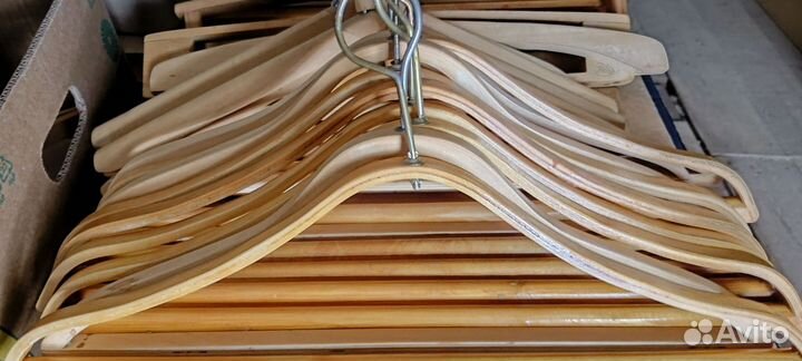 Вешалки плечики деревянные