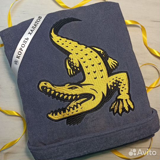 Халат мужской с вышивкой на спине