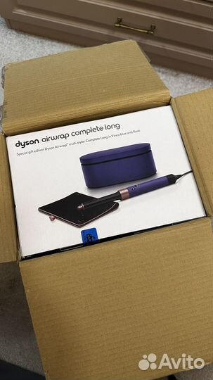 Насадки и коробка стайлер dyson