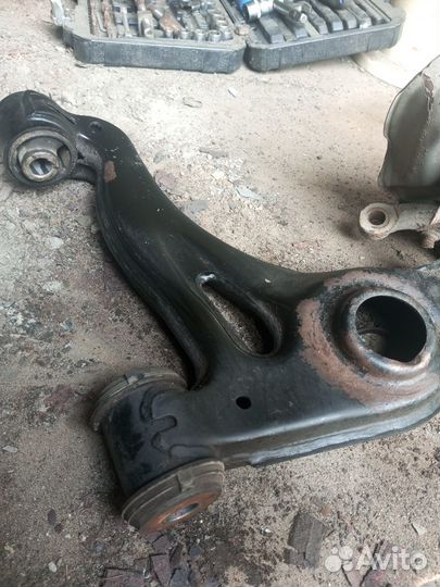 С тупица с рычагами в зборе