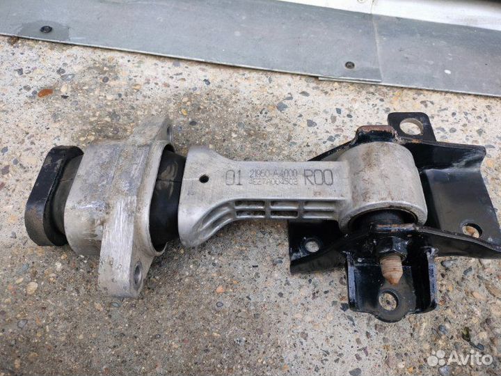 Подушка опора двигателя задняя Kia Soul хэтчбек