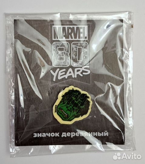 Значки деревянные Marvel 80 лет