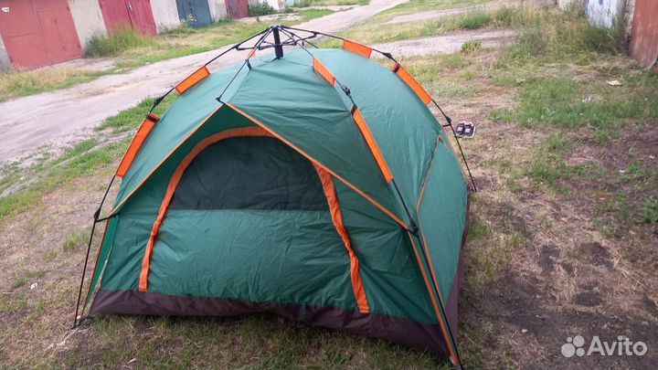 Палатка трёхместная