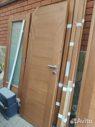 Межкомнатные двери 4 шт бу с коробкой массив