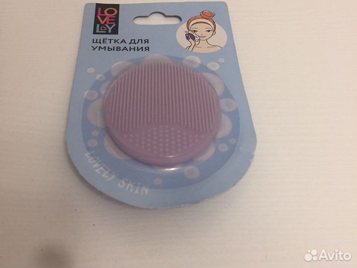 Новая щётка для умывания на присоске