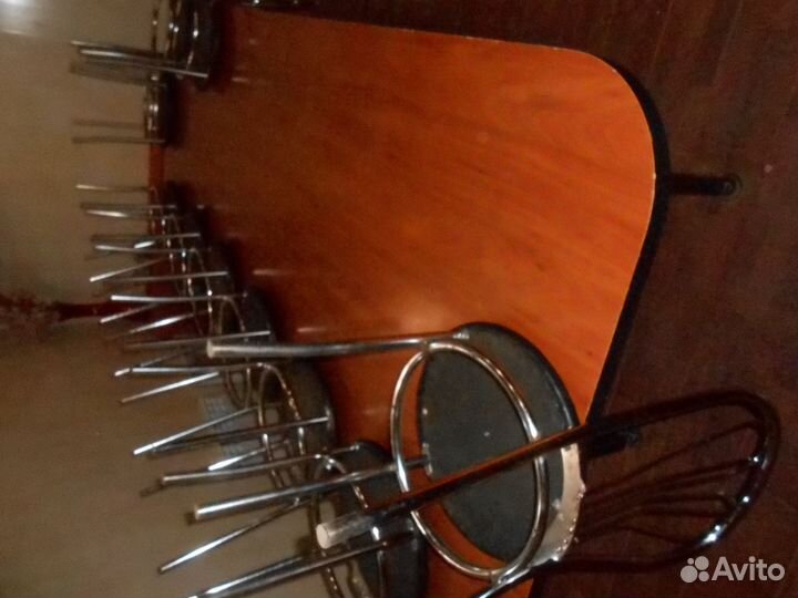 Продаю столы и стулья