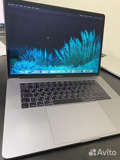 MacBook Pro 15 2016 16 гб i7 2,9 Гц Radeon Pro 460