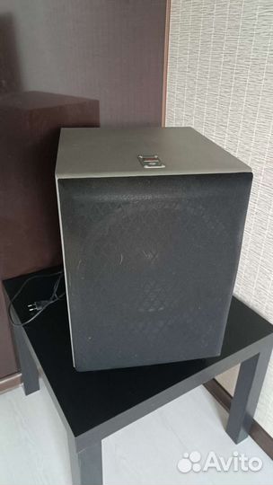 Сабвуфер jbl