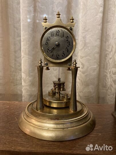 Часы годовики