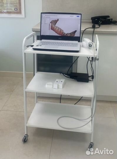 Тележка косметологическая,педикюрная