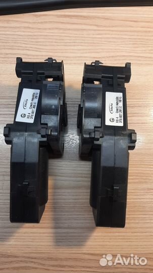 Петля с сервоприводом багажника Skoda Superb 2