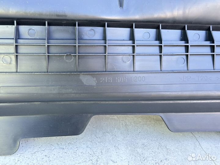 Дефлектор радиатора Mercedes W213 A2135050130