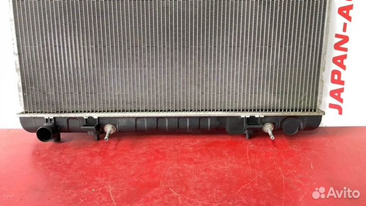 Радиатор охлаждения двигателя Nissan Serena C24