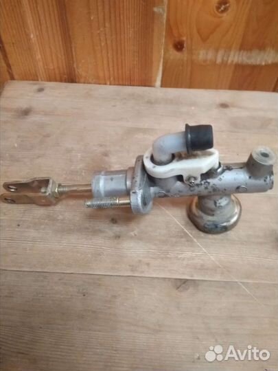 Главный цилиндр сцепления Nissan