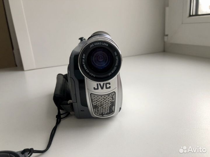 Видеокамера JVC GR-D30AS