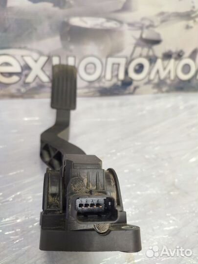 Педаль газа Peugeot 307