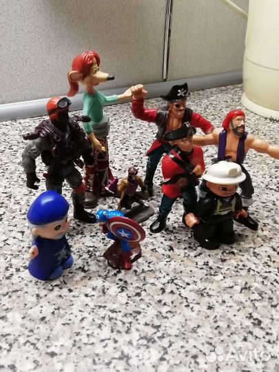 Фигурки пиратов и викингов