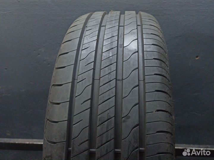 Goodyear EfficientGrip Performance 2 225/55 R17
