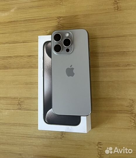 iPhone 15 Pro, 256 ГБ