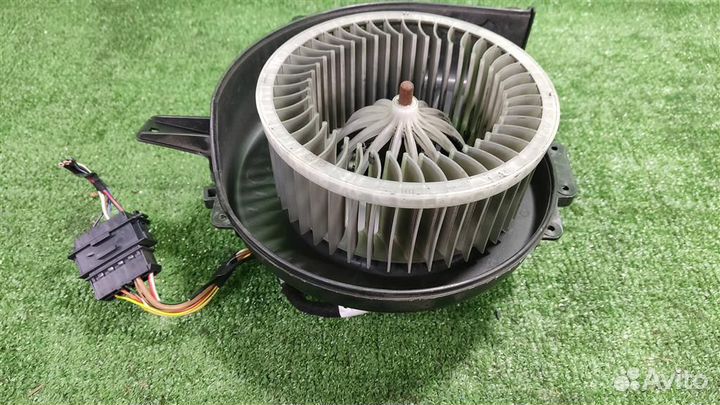 Моторчик печки Skoda Fabia 5J 2010