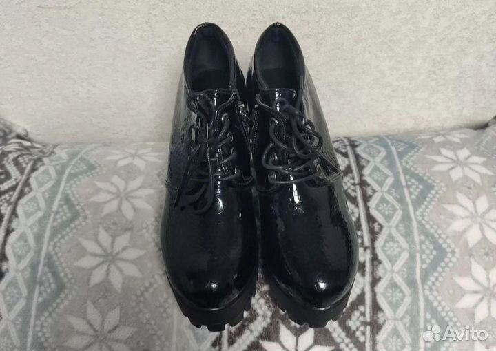 Женски полуботинки. Ботильоны