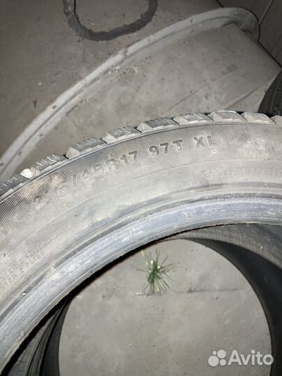Kumho I'Zen KW22 235/45 R17 97T