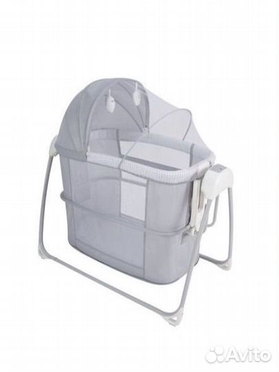 Детская кроватка с автоматическим маятником