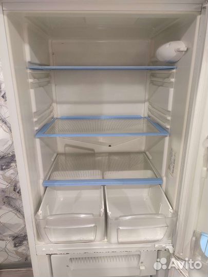 Холодильник бу indesit