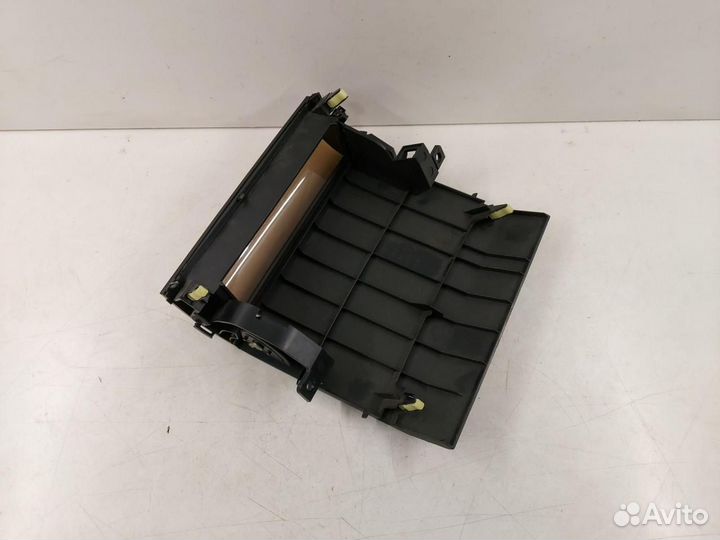 Бардачок Toyota Prius 2 NHW20 (2003 - 2011)