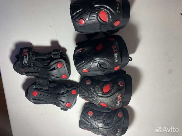 Роликовые коньки