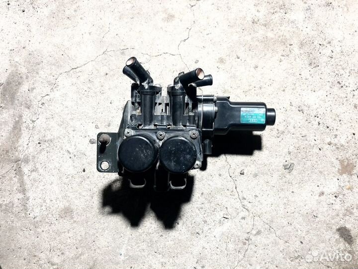 Блок клапанов печки Audi a8 d3 4e